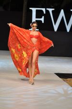 Model walk the ramp for Welspun Show at IRFW 2012 in Goa on 1st Dec 2012 (30).JPG